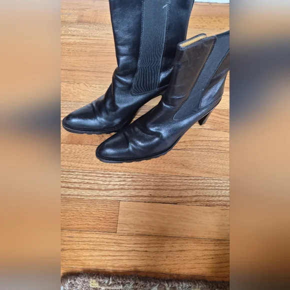 Elegant Black Leather Women's Boots - Picture 4 of 4